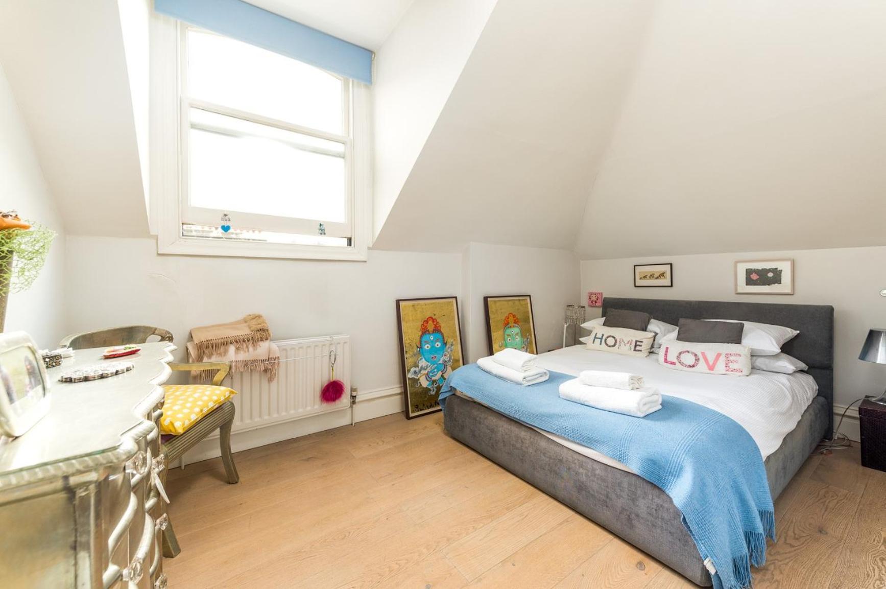 Pleasant Earl's Court Near Hyde Park By Underthedoormat Appartamento *